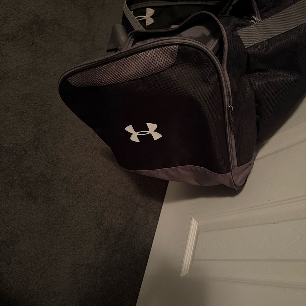 Under Armour Charcoal and Black Gym Bag - Picture 4 of 5
